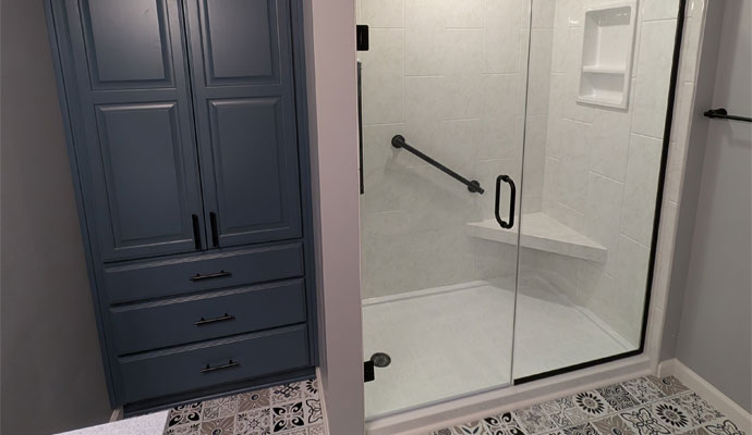 Walk-in shower with glass door